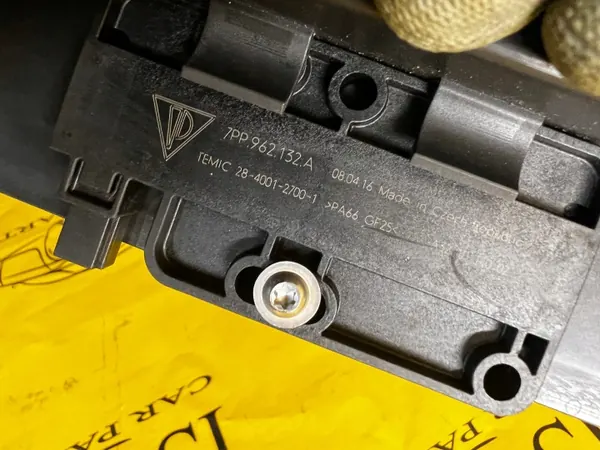 Support de coffre gauche OEM 97055141503 Porsche Panamera image 4