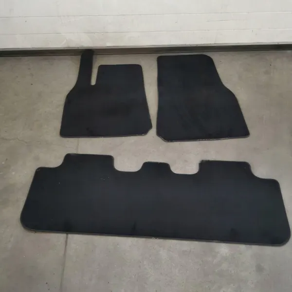 Tesla Model Y Fußmatten Set OEM WLL17733 image 2