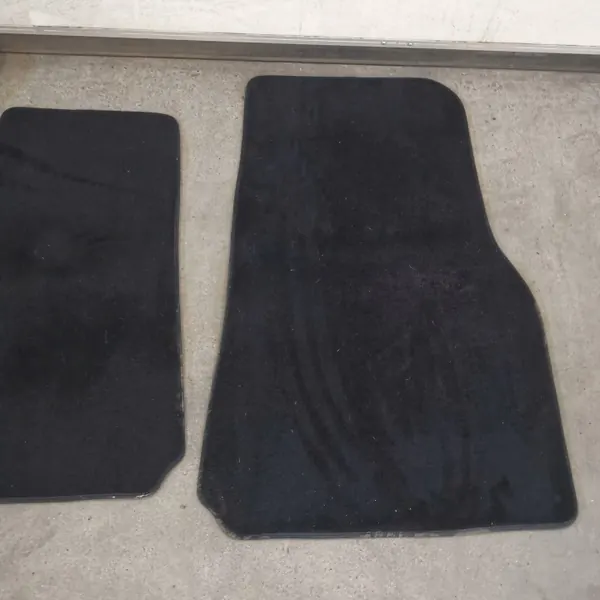 Tesla Model Y Fußmatten Set OEM WLL17733 image 4