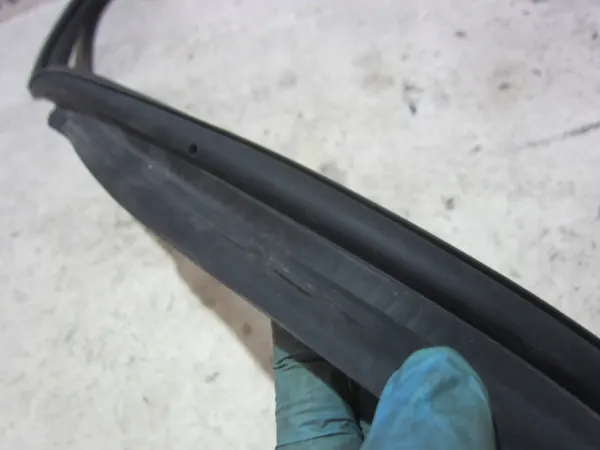 Junta de porta-malas Volvo XC90 OEM 31662424 image 7