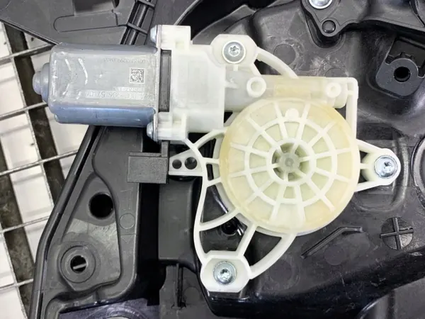 OEM LORK-994-136130 Oikea Etuikkunan Nostin image 3