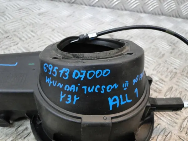 Polttoainekansi OEM 69513-D7000 Hyundai Tucson III Y3Y image 5