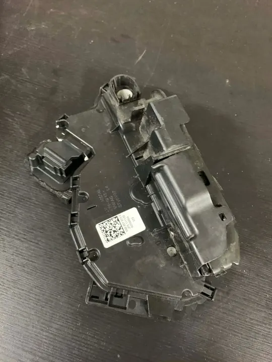 Fram vänster dörrlås Passat B8 Arteon Tiguan image 3