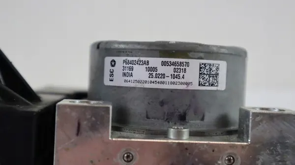 Jeep ABS-pomp OEM 68402423AB - Gebruikte staat image 6