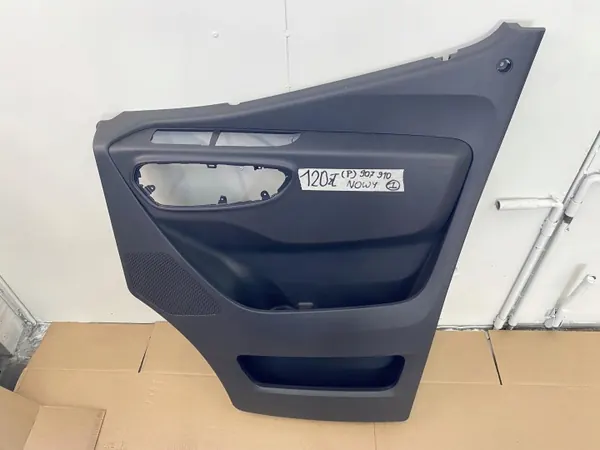 Panneau de Porte Avant Droit Mercedes Sprinter 2019 OEM A9077272300 image 2