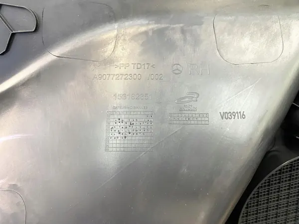 Panneau de Porte Avant Droit Mercedes Sprinter 2019 OEM A9077272300 image 6