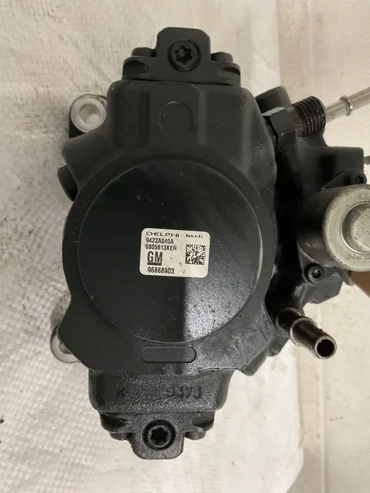 Brandstofpomp Chevrolet OE 96868903 image 2