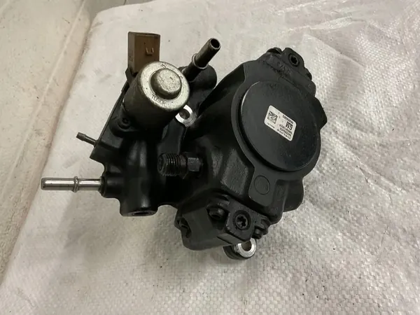 Brandstofpomp Chevrolet OE 96868903 image 4