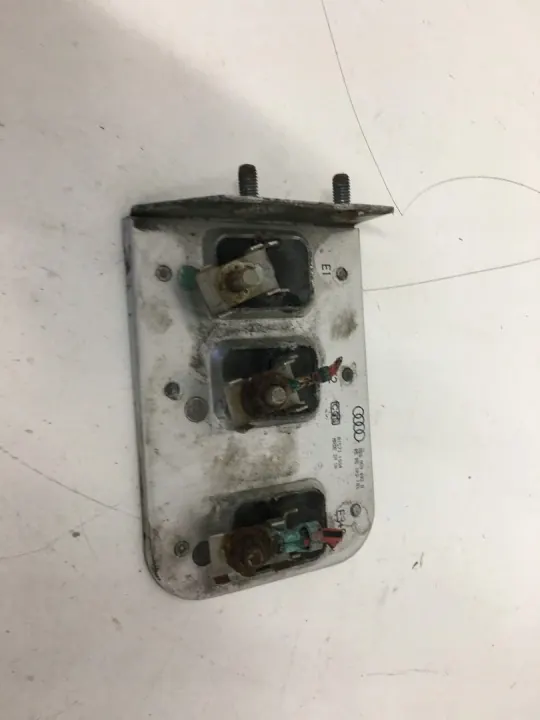Fläktmodul OEM 8D0959493A för Audi A4 B5 1.9 115 hk image 2