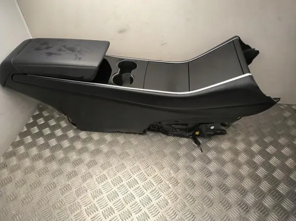 Tesla Model 3 2020 mittkonsoll OEM 108789700B image 4