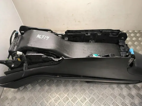 Tesla Model 3 2020 mittkonsoll OEM 108789700B image 8