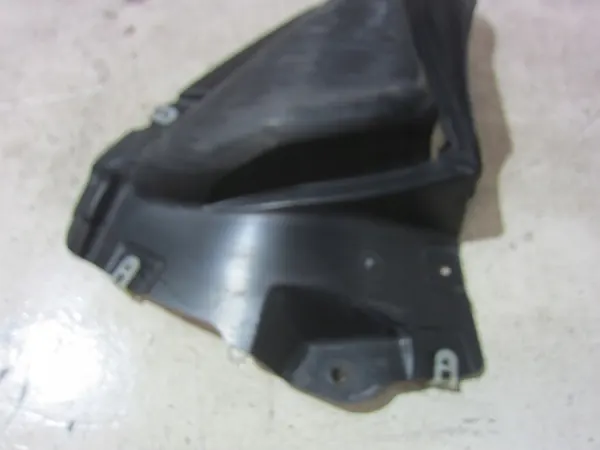 BMW X5 F15 Alempi Puskuri Lokasuoja Vasen OEM 51717304045 image 3