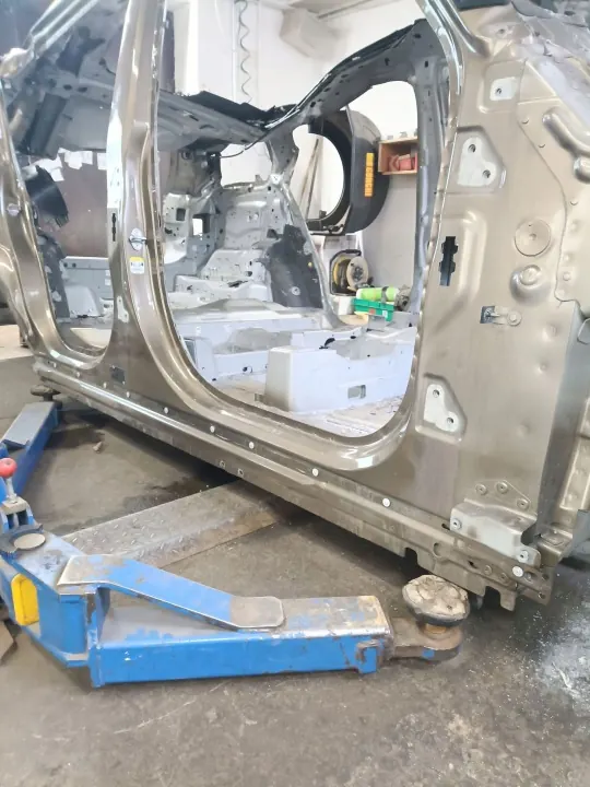 Soleira dianteira Land Rover Defender OEM ARA262539 - Usado image 2
