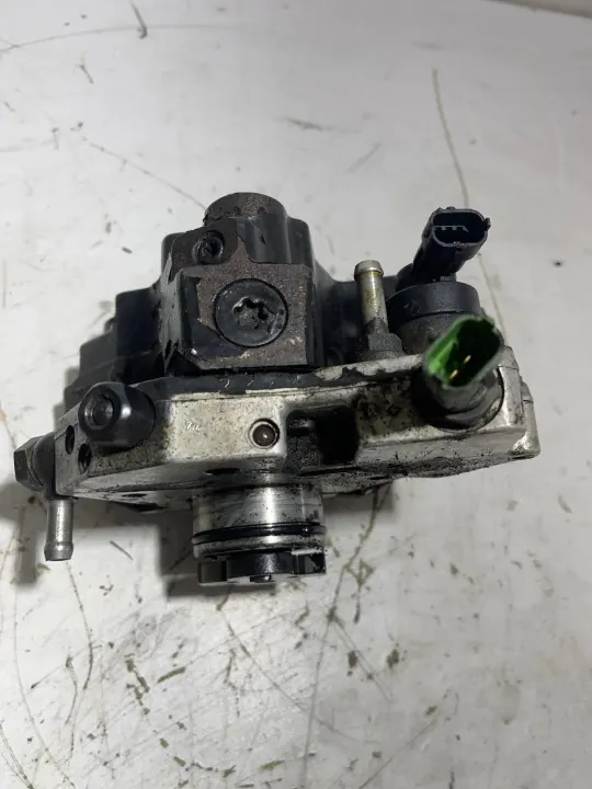 Pompe à carburant haute pression OEM 0445010111 Volvo V70 image 3