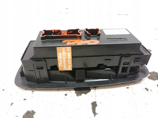 Linker vorderer Fensterheber-Schalter Renault Kadjar I (2015- ) 254010747R image 2