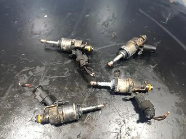 Inyectores OEM Wrakowisko-28391- para VW Golf VIII 2.0 TFSI image 4
