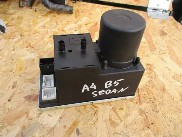 Centrale vergrendelingspomp OEM 8L0862257E Audi A3 A4 A8 image 3