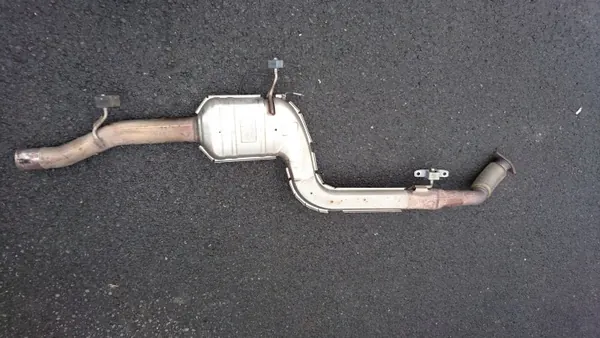 OEM mittljuddämpare avgasrör Stelvio 2.2 JTDM image 2