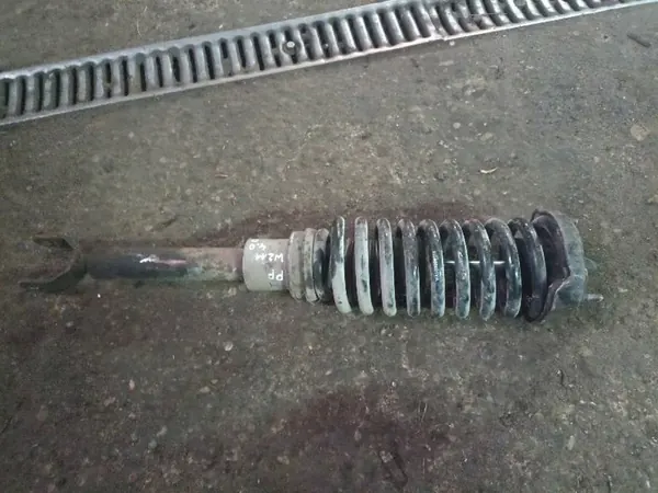 MCPHERSON AVANT DROIT MERCEDES W211 4.0 D OEM 1234 image 1