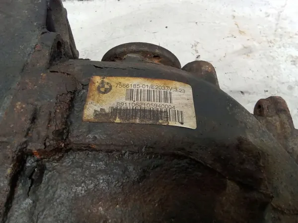 2011 BMW X1 E84 Bakre Differential 7566185 image 3