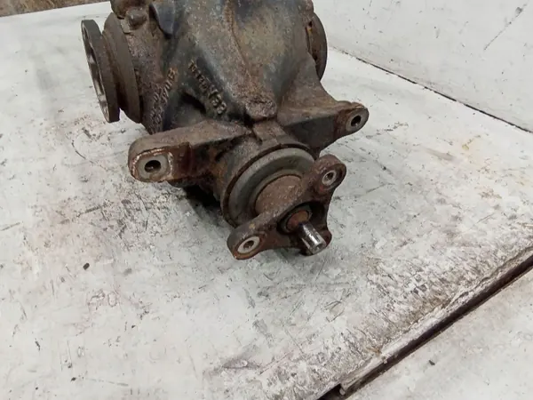2011 BMW X1 E84 Bakre Differential 7566185 image 4
