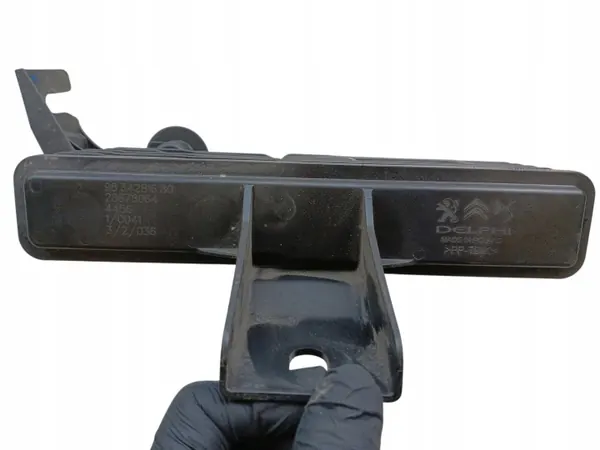 Filtre à charbon PSA OEM 9834281680 pour 1.2 THP image 5