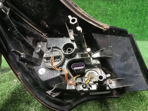 OPEL ASTRA J GTC OPC HÖGER BAK LED LAMPA 1386257 image 5