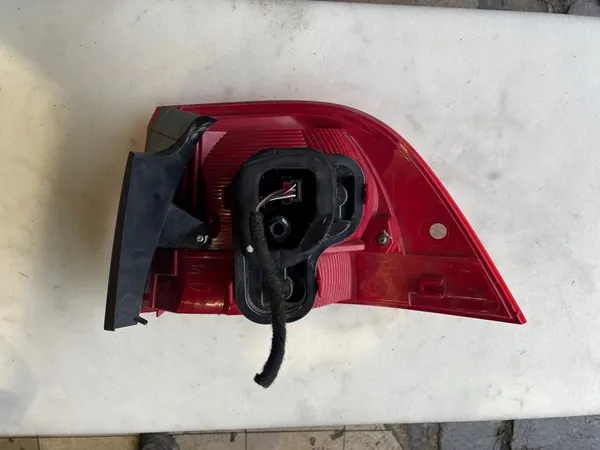 VW Touareg 7P Luz Trasera Izquierda 7P6945095D image 3