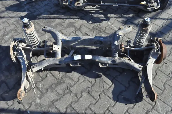 Mitsubishi Lancer VIII 1.8 Hinterachsschwinge OEM 422162 image 2