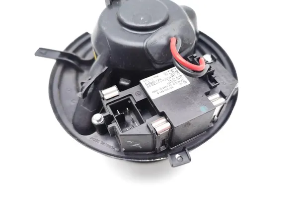 Audi A3 Lämmitinventti 1.8 TFSI 2007 OEM 1K2820015F image 3