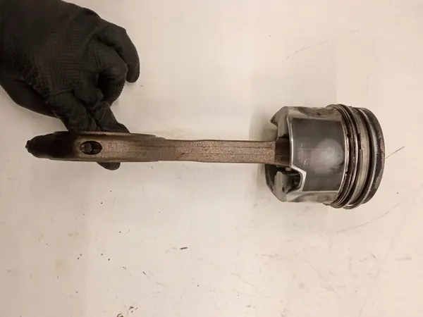 Biela de Pistón OEM 83L82 3.0 TDI - Usado image 3