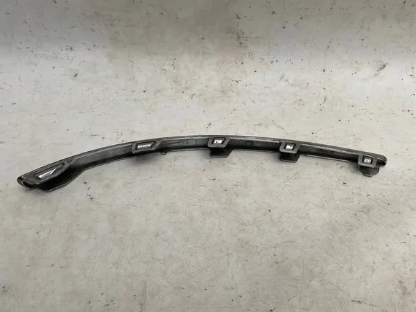 Vasen etupuskuri Hyundai i30 07-12 OEM image 2