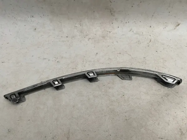 Vasen etupuskuri Hyundai i30 07-12 OEM image 3