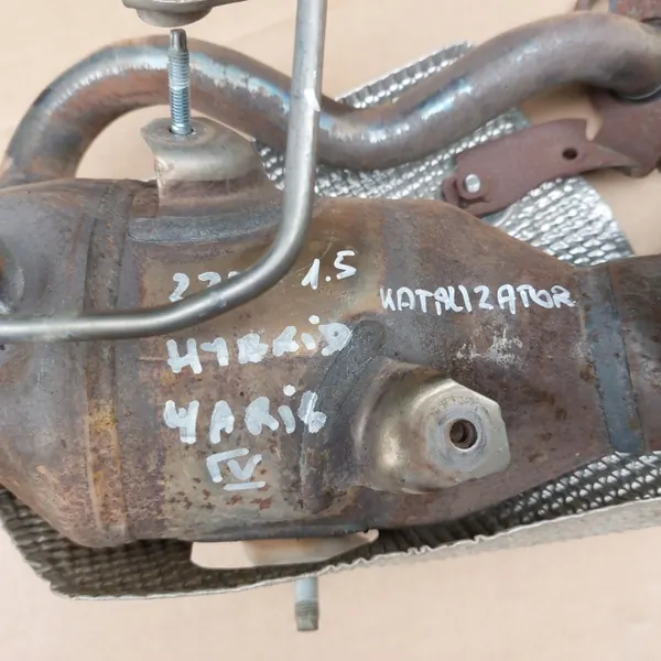 Toyota Yaris Cross 1.5 Hybrid KATALIZATOR OEM image 7