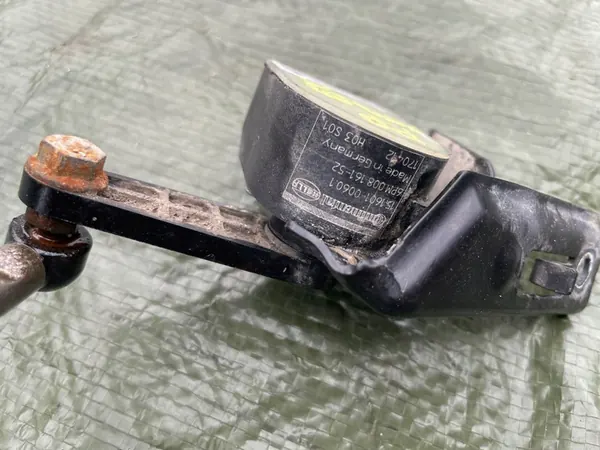 Xenon-strålkastarnivåsensor höger fram Porsche Panamera image 2