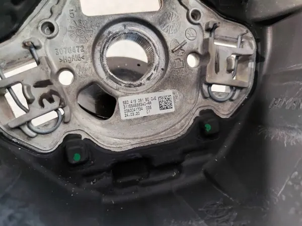Volante Multifunção OEM 5E0419091BQ46 para Skoda image 7