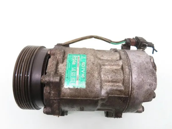 Sanden A/C-kompressorpump OEM 1J0820803A - Begagnad image 2