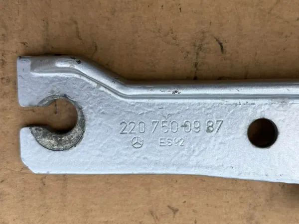 Dobradiças de porta-malas Mercedes Classe S W220 OEM 2207501087 image 4