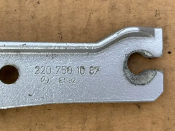 Dobradiças de porta-malas Mercedes Classe S W220 OEM 2207501087 image 5