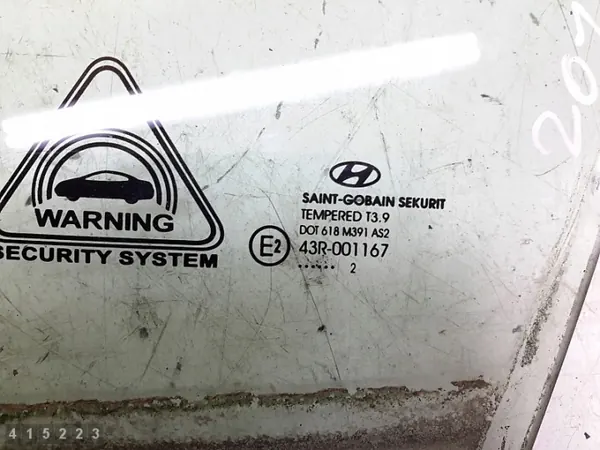 Vitre de Porte Hyundai OEM AM-415223 - État Utilisé image 3