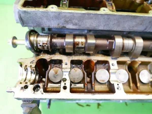Culasse Peugeot 307 2.0 16V OEM 9650352580 image 8