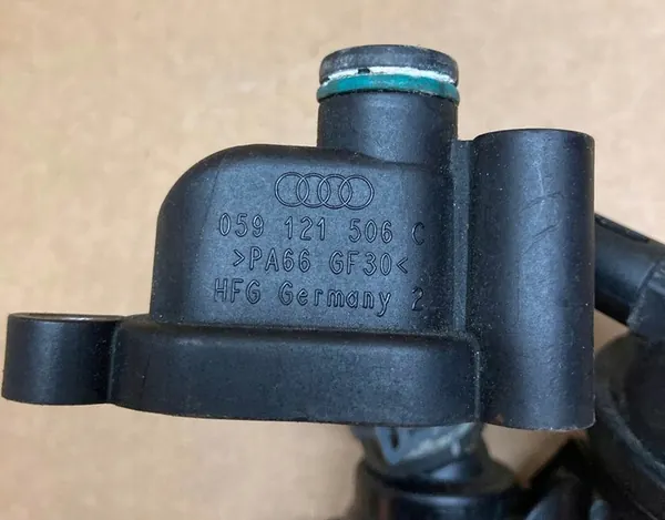 Audi 3.0 TDI Moottorin jäähdytyksen säätöventtiili 059121737B image 3