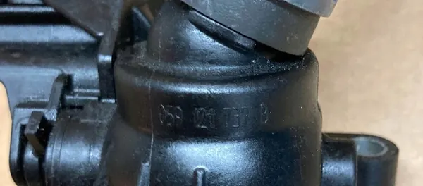 Audi 3.0 TDI Moottorin jäähdytyksen säätöventtiili 059121737B image 4