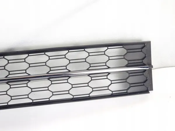 Griglia Paraurti Centrale Skoda Octavia 3 5E0853677K image 3