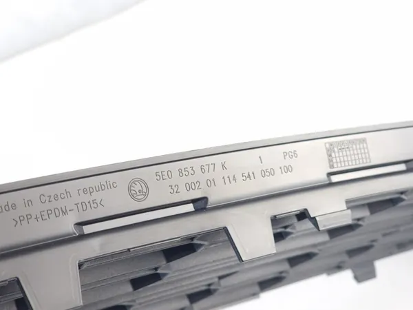 Griglia Paraurti Centrale Skoda Octavia 3 5E0853677K image 9