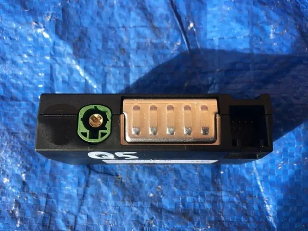 Puerto USB AUX Audi OEM 8W0035736 para A4 B9 A5 8W Q5 image 3