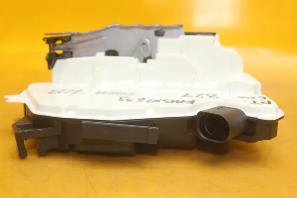 Bakre Höger Dörrlås 6 Pin Skoda Fabia II image 6