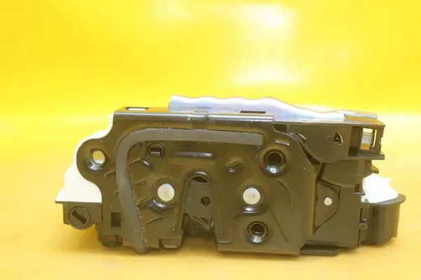 Bakre Höger Dörrlås 6 Pin Skoda Fabia II image 7