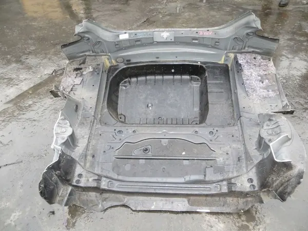 Parachoques trasero Mercedes W205 OEM c/1118 Usado image 2