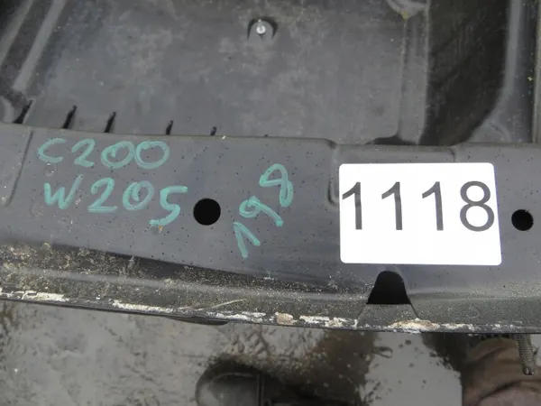 Parachoques trasero Mercedes W205 OEM c/1118 Usado image 4
